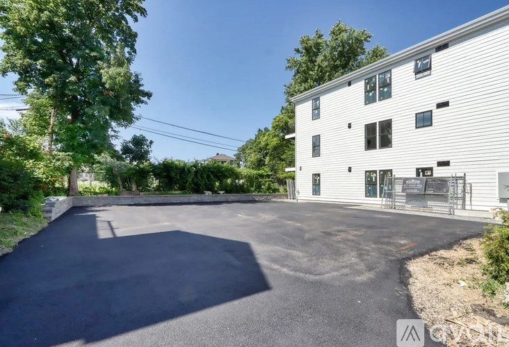 Source URL: https://prod-avail.s3.amazonaws.com/public_images/36521394/listing/parkinglot.jpeg