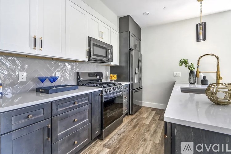 Source URL: https://prod-avail.s3.amazonaws.com/public_images/36521384/listing/kitchen1.jpeg