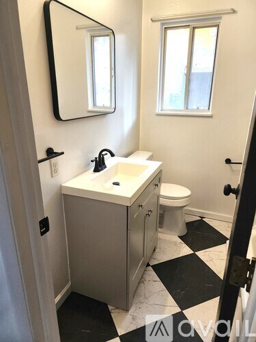 Source URL: https://prod-avail.s3.amazonaws.com/public_images/41519345/listing/21._Bath_I.jpg