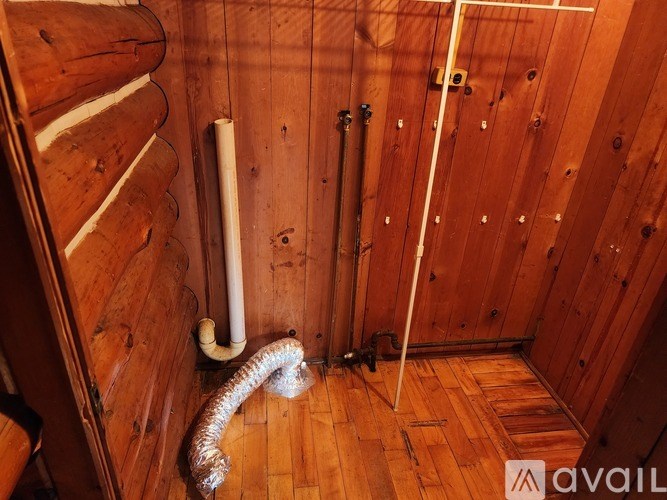 Source URL: https://prod-avail.s3.amazonaws.com/public_images/41519357/listing/20251024_152536.jpg