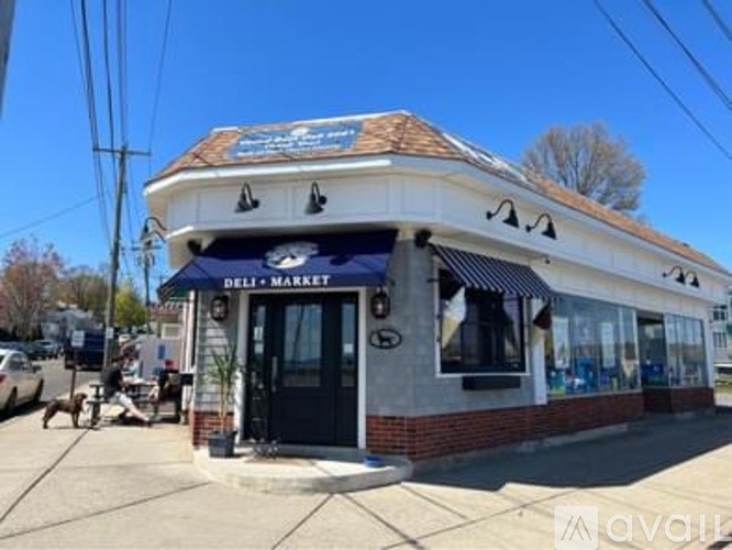 Source URL: https://prod-avail.s3.amazonaws.com/public_images/37110816/listing/IMG_7293.jpeg