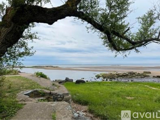 Source URL: https://prod-avail.s3.amazonaws.com/public_images/37110820/listing/IMG_7283.jpeg