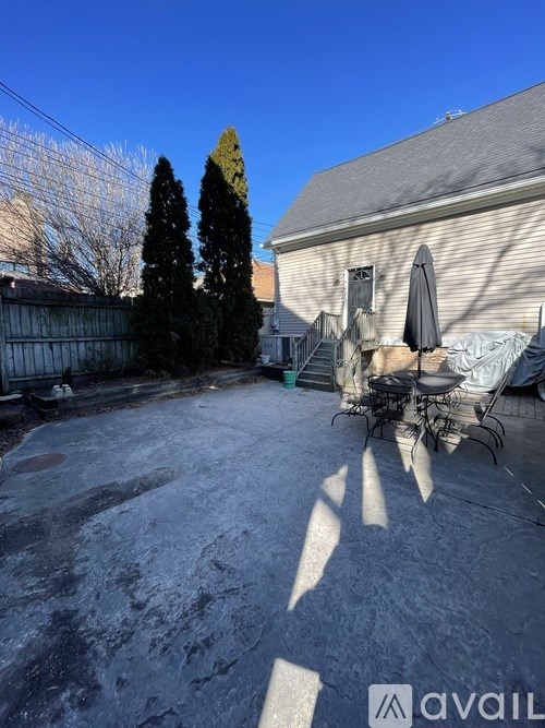 Source URL: https://prod-avail.s3.amazonaws.com/public_images/37587179/listing/IMG_8602.jpg