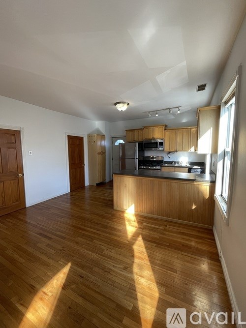 Source URL: https://prod-avail.s3.amazonaws.com/public_images/37587172/listing/IMG_8597.jpg