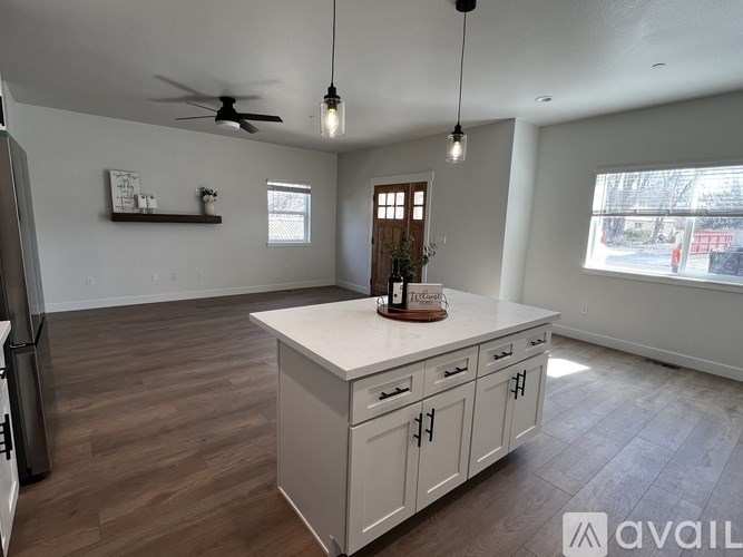 Source URL: https://prod-avail.s3.amazonaws.com/public_images/38039792/listing/IMG_9703.JPG