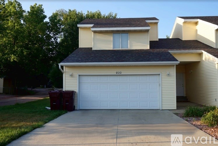 Source URL: https://prod-avail.s3.amazonaws.com/public_images/39939132/listing/1000011454.jpg