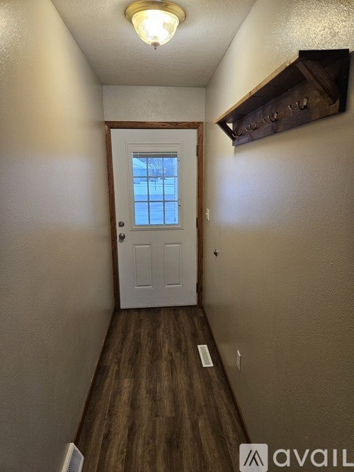 Source URL: https://prod-avail.s3.amazonaws.com/public_images/40052955/listing/1000011652.jpg