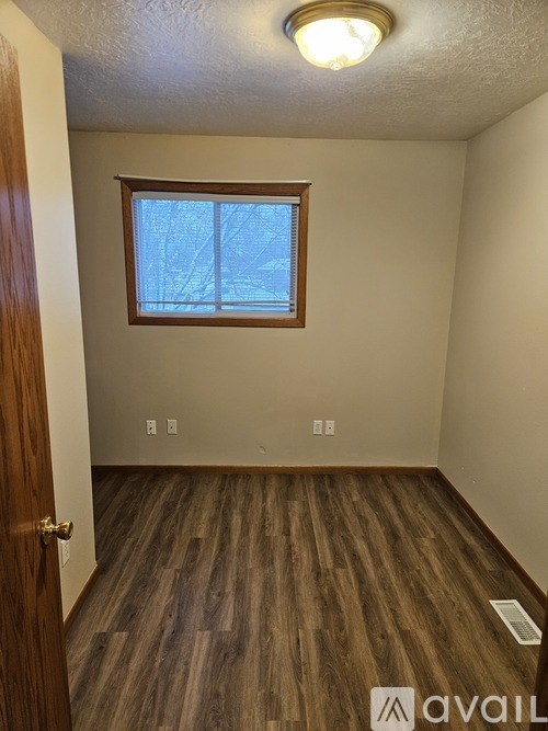 Source URL: https://prod-avail.s3.amazonaws.com/public_images/40052968/listing/1000011657.jpg