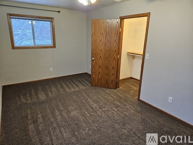 Source URL: https://prod-avail.s3.amazonaws.com/public_images/40052969/listing/1000011661.jpg