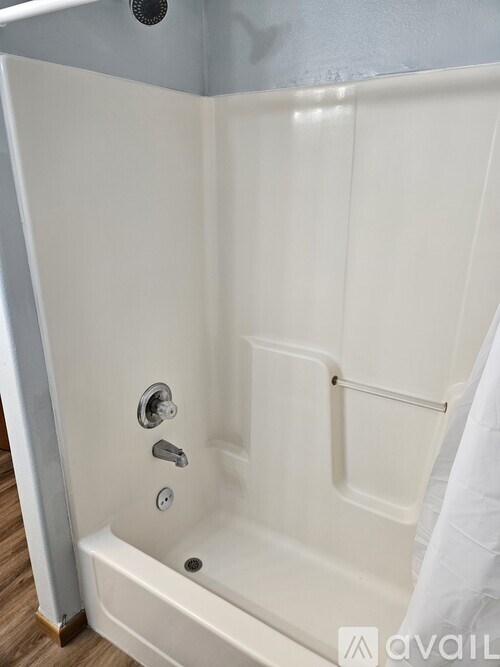 Source URL: https://prod-avail.s3.amazonaws.com/public_images/40052961/listing/1000011664.jpg