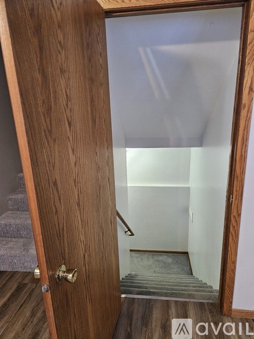 Source URL: https://prod-avail.s3.amazonaws.com/public_images/40052974/listing/1000011670.jpg