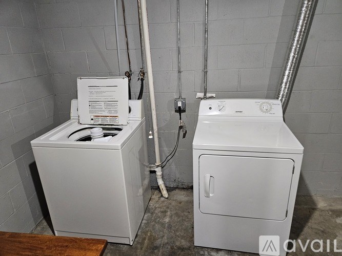 Source URL: https://prod-avail.s3.amazonaws.com/public_images/40052975/listing/1000011673.jpg