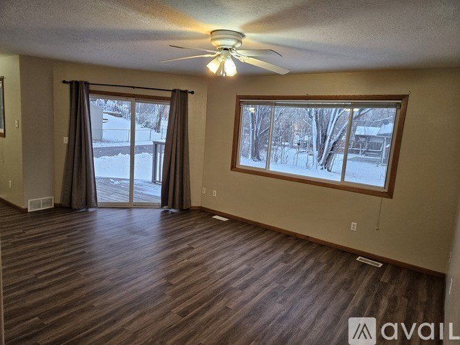 Source URL: https://prod-avail.s3.amazonaws.com/public_images/40052958/listing/1000011650.jpg