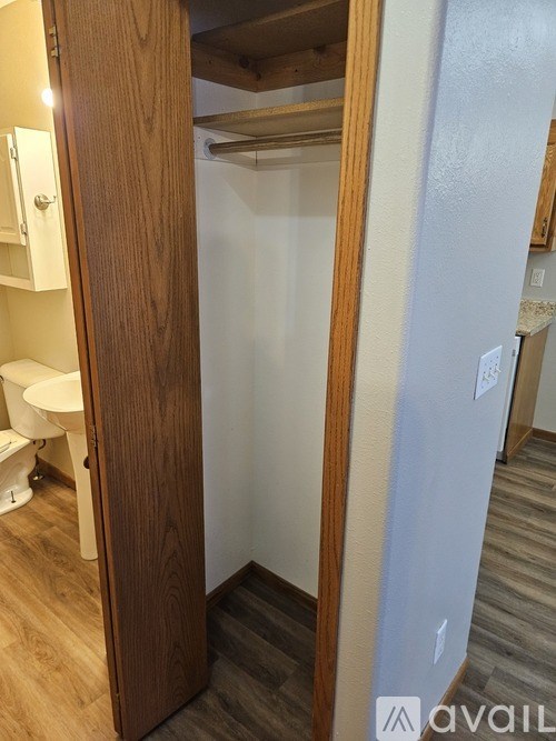 Source URL: https://prod-avail.s3.amazonaws.com/public_images/40052953/listing/1000011648.jpg