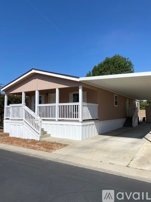 Source URL: https://prod-avail.s3.amazonaws.com/public_images/40207153/listing/1.jpg