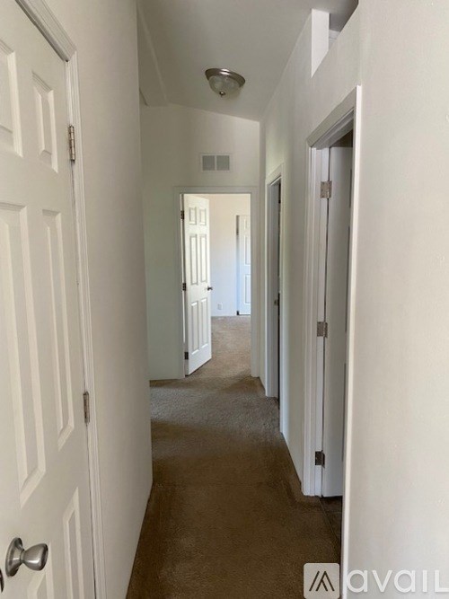 Source URL: https://prod-avail.s3.amazonaws.com/public_images/40207161/listing/4.jpg