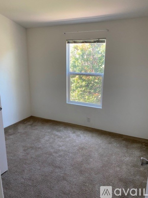 Source URL: https://prod-avail.s3.amazonaws.com/public_images/40207164/listing/6.jpg