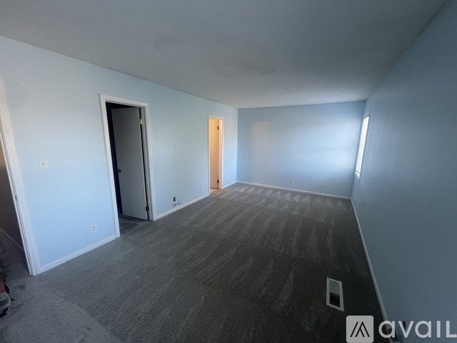 Source URL: https://prod-avail.s3.amazonaws.com/public_images/41515660/listing/IMG_3760.jpeg