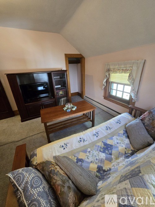 Source URL: https://prod-avail.s3.amazonaws.com/public_images/41377311/listing/1000007432.jpg