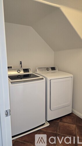 Source URL: https://prod-avail.s3.amazonaws.com/public_images/41516290/listing/LAUNDRY_ROOM.jpeg