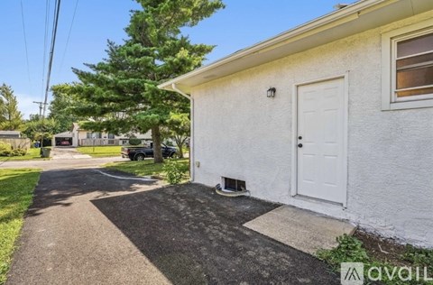 Source URL: https://prod-avail.s3.amazonaws.com/public_images/41475971/listing/IMG_7741_(3).jpg