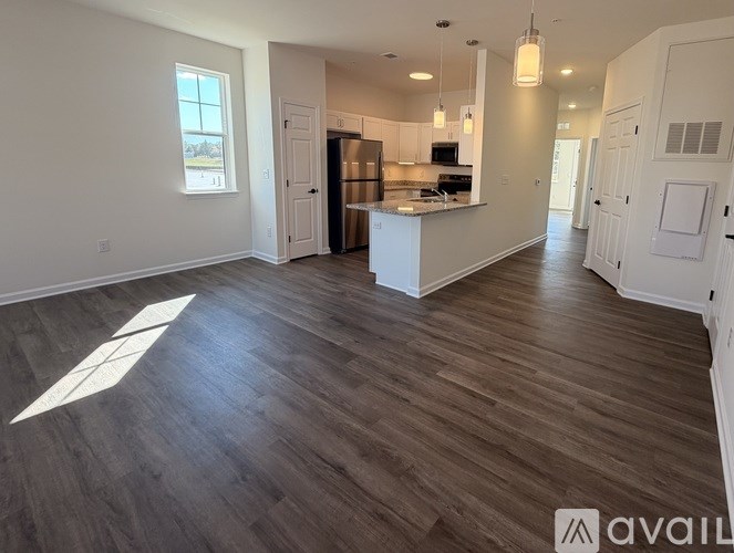 Source URL: https://prod-avail.s3.amazonaws.com/public_images/41519172/listing/IMG_7622_2.jpeg