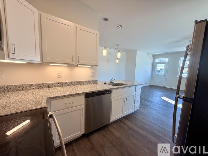 Source URL: https://prod-avail.s3.amazonaws.com/public_images/41519261/listing/IMG_7625.jpeg