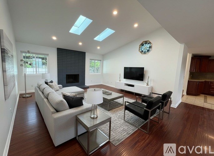 Source URL: https://prod-avail.s3.amazonaws.com/public_images/41518844/listing/IMG_3625.JPG