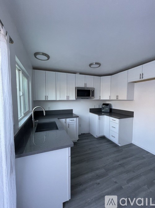 Source URL: https://prod-avail.s3.amazonaws.com/public_images/41520307/listing/IMG_7824.jpeg