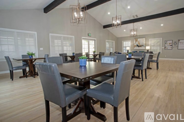 Source URL: https://prod-avail.s3.amazonaws.com/public_images/41501948/listing/Towne-Oaks_34.jpg