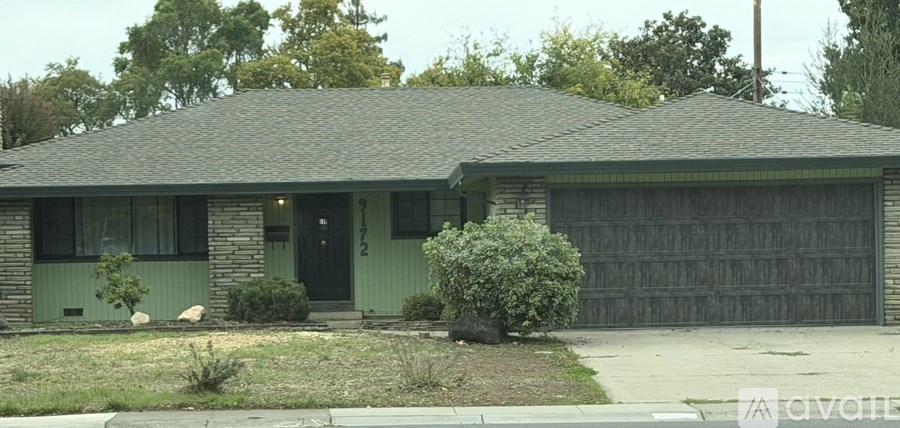 Source URL: https://prod-avail.s3.amazonaws.com/public_images/41512559/listing/IMG_9190.jpeg