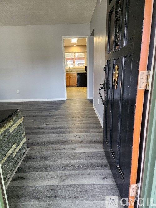 Source URL: https://prod-avail.s3.amazonaws.com/public_images/41513030/listing/1000006410.jpeg