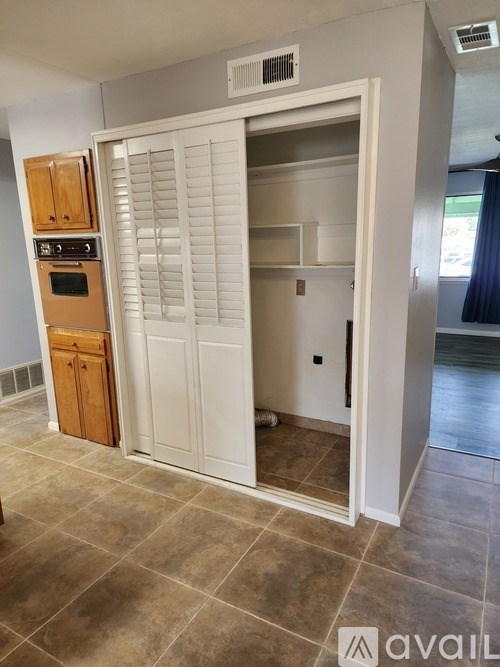 Source URL: https://prod-avail.s3.amazonaws.com/public_images/41513026/listing/1000006321.jpeg