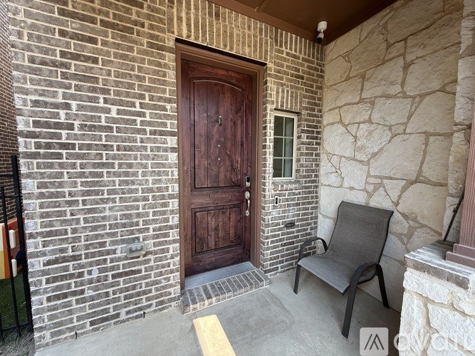 Source URL: https://prod-avail.s3.amazonaws.com/public_images/41514325/listing/IMG_6415.jpeg