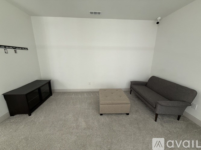 Source URL: https://prod-avail.s3.amazonaws.com/public_images/41514357/listing/IMG_6449.jpeg