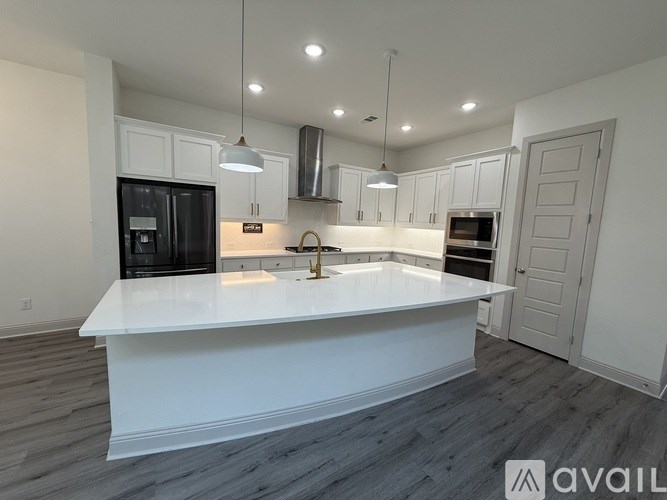 Source URL: https://prod-avail.s3.amazonaws.com/public_images/41514347/listing/IMG_6424.jpeg