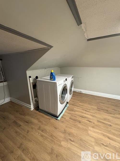 Source URL: https://prod-avail.s3.amazonaws.com/public_images/41513055/listing/IMG_1438.jpeg