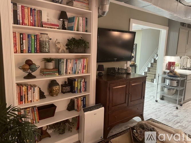 Source URL: https://prod-avail.s3.amazonaws.com/public_images/41512974/listing/IMG_5433.JPG