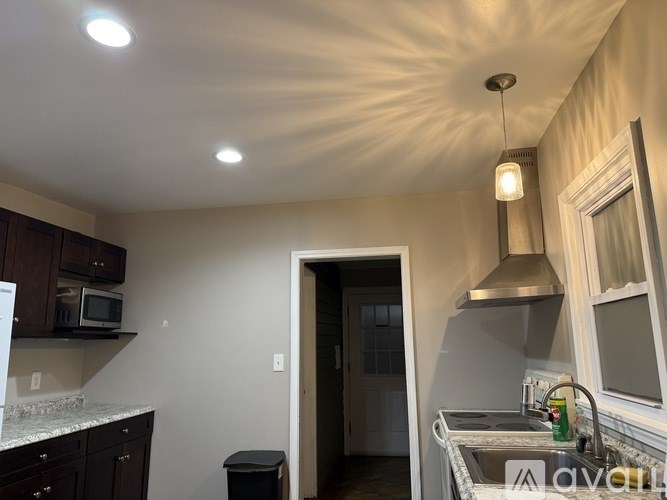 Source URL: https://prod-avail.s3.amazonaws.com/public_images/41512572/listing/44FC48D8-2556-4AA0-901B-0C799BC2163B.jpeg