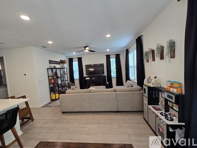 Source URL: https://prod-avail.s3.amazonaws.com/public_images/41511507/listing/1000019868.jpg