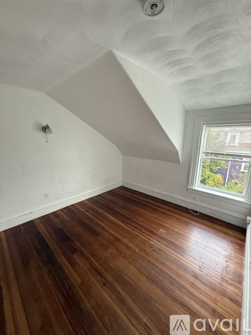 Source URL: https://prod-avail.s3.amazonaws.com/public_images/41511113/listing/IMG_5002.jpeg