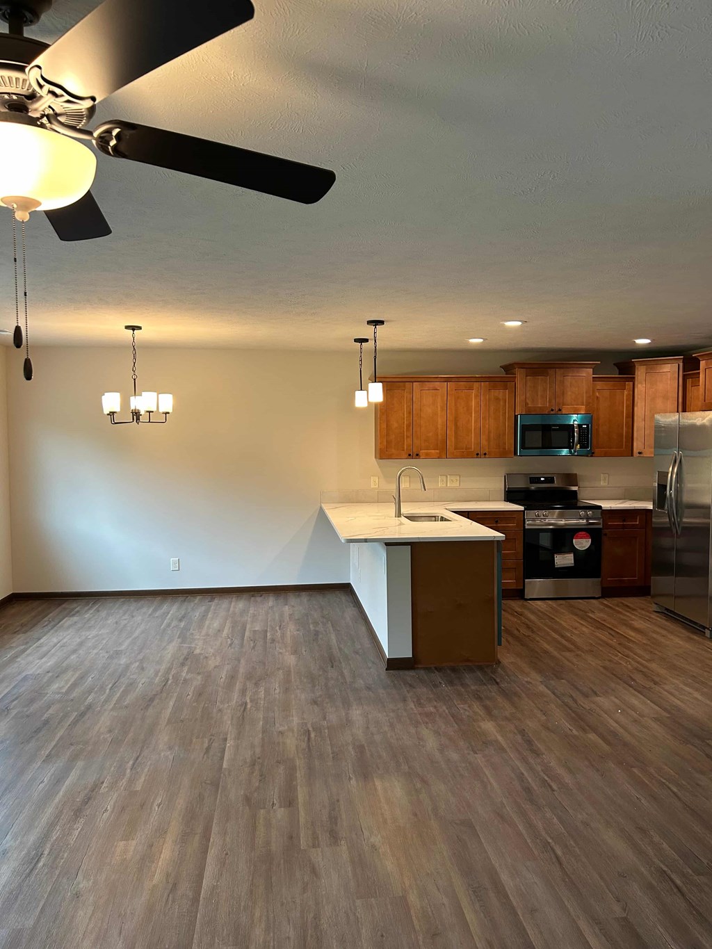 6422 Maple View Ct 3 Beds House for Rent - Photo Gallery 1