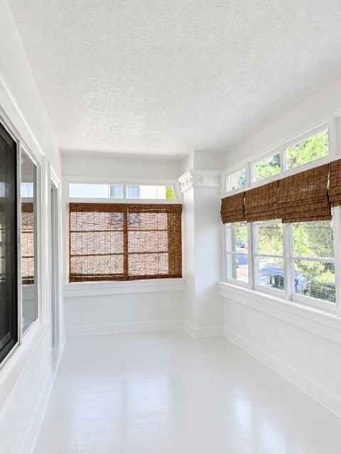 2009 North Vermont Avenue 2 Beds Apartment for Rent