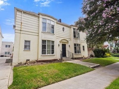 236 South Spalding Drive Studio-2 Beds Apartment for Rent