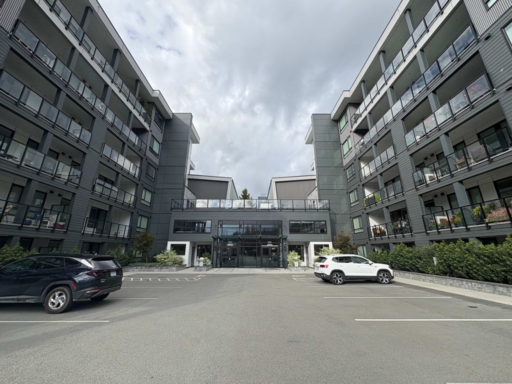 409 - 45757 Watson Road 2 Beds House for Rent - Photo Gallery 1