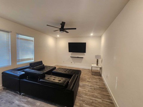 3615 ANDERSON AVE 4 Beds House for Rent - Photo Gallery 8