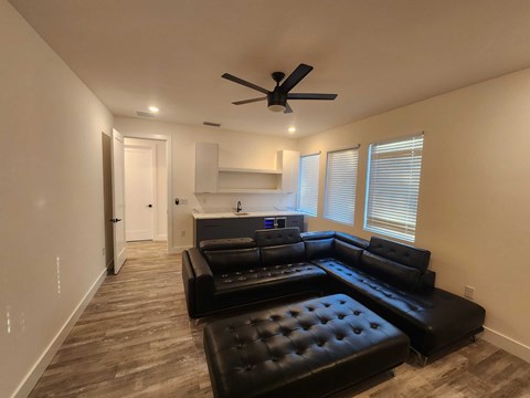 3615 ANDERSON AVE 4 Beds House for Rent - Photo Gallery 6