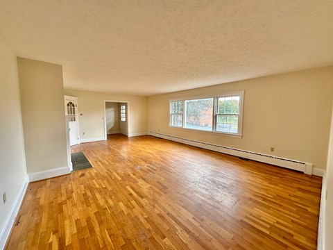 68 Tanbark Drive 3 Beds Apartment for Rent