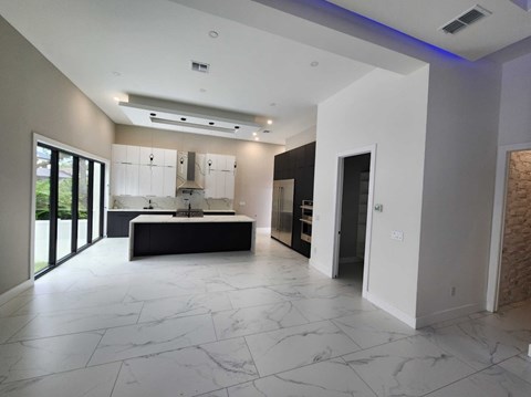 3207 S MANHATTAN AVE 4 Beds Apartment for Rent