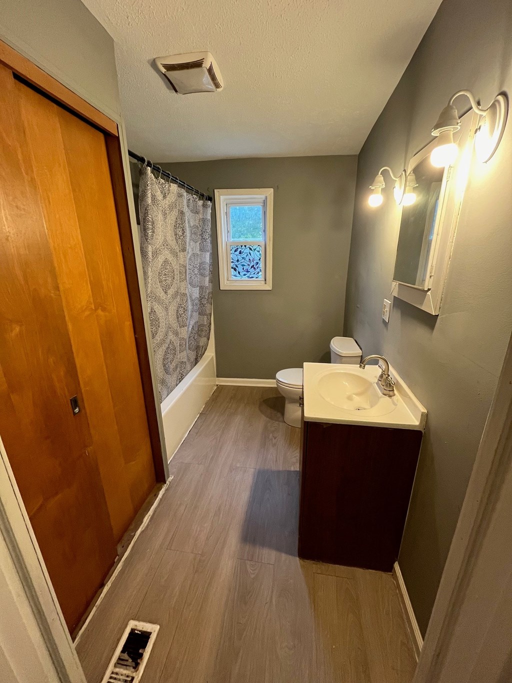 427 H North 28th Street 1 Bed House for Rent - Photo Gallery 7